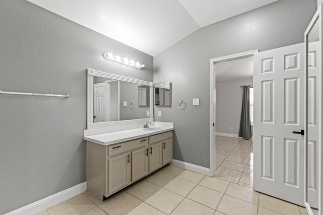 Building Photo - 14138 Concord Meadow Ln