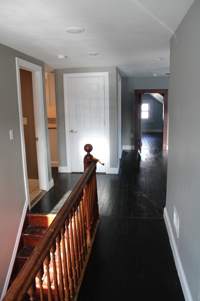 3208#2 Hallway - 3208 East Ave