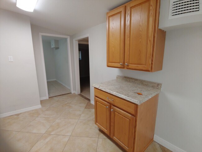 Building Photo - 1314 32nd St