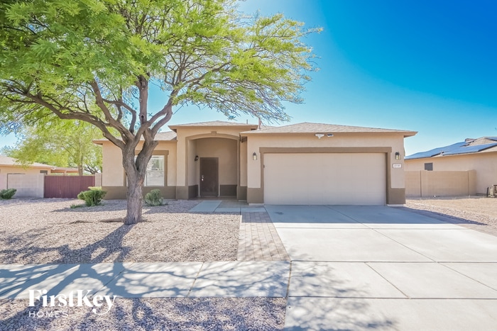 Primary Photo - 2116 S Thunder Tanner Dr