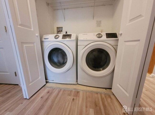 Building Photo - 113 Lionheart Ln