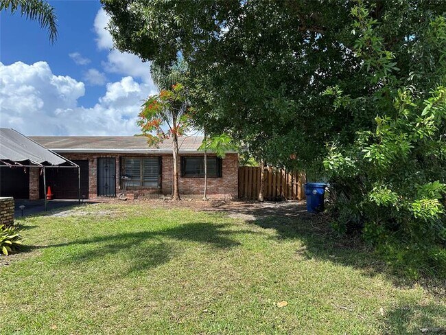 Primary Photo - 608 NE 21st Ct