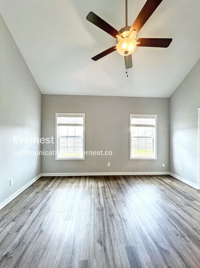 Building Photo - 1409 Pipeline Ave