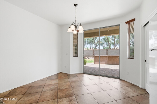 Building Photo - 4157 E Santa Fe Ln