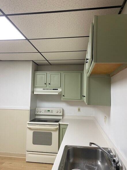 Building Photo - 361 Manning Blvd