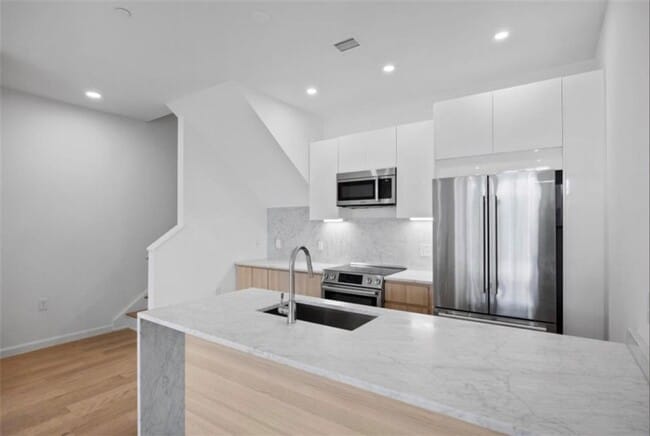 Building Photo - Spacious 3-Bedroom Home Near University of Pittsburgh