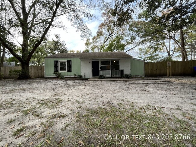 Primary Photo - Cozy Upgraded Cottage Style Home!!