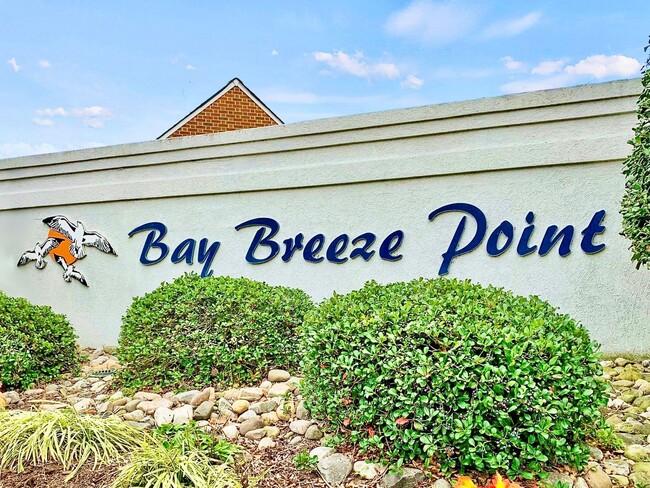 Building Photo - MUST SEE!! 3-Bedroom Home in Bay Breeze Po...