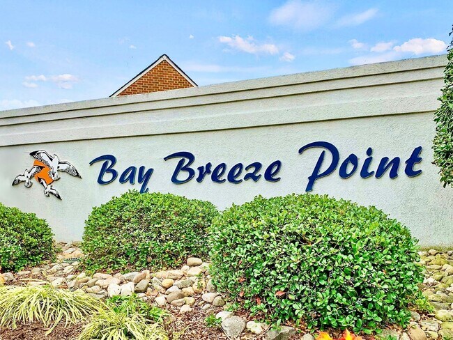 Building Photo - MUST SEE!! 3-Bedroom Home in Bay Breeze Point! Vaulted Ceilings - 1st Floor Primary Bedroom - Att...
