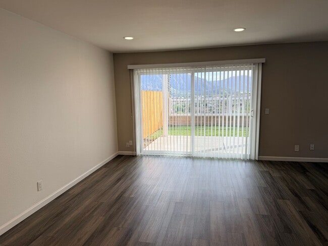 Building Photo - Amazing views in a great one story Mission Oaks home - Camarillo