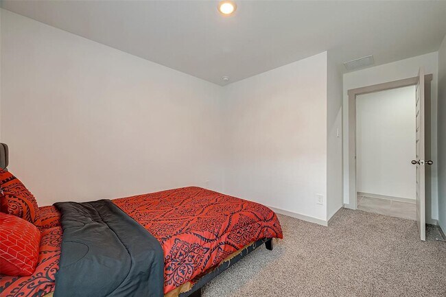 Building Photo - 4963 Pne Hvn Ln