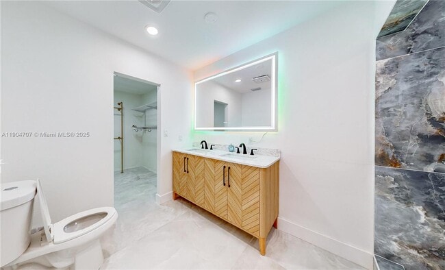 Building Photo - 2525 Garfield St