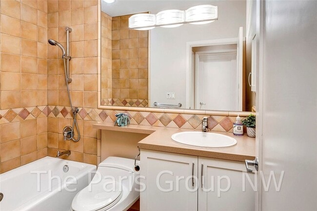 Building Photo - Extraordinary Custom Enatai Home *4min to ...
