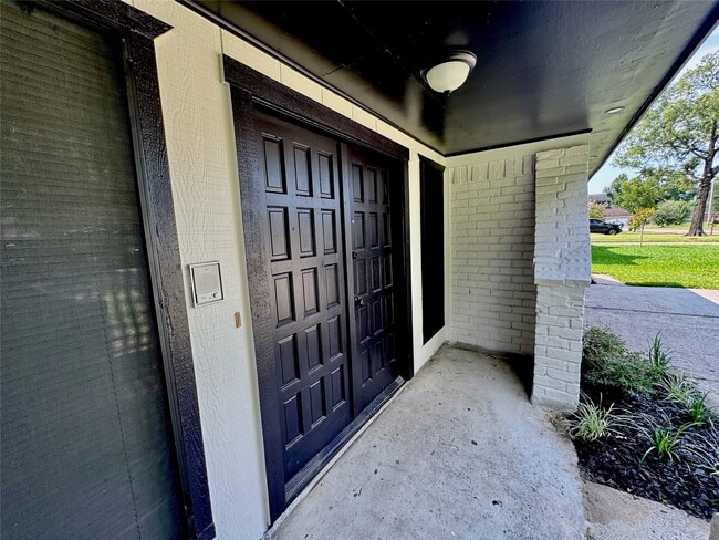 Building Photo - 15218 Falcon Ridge Dr