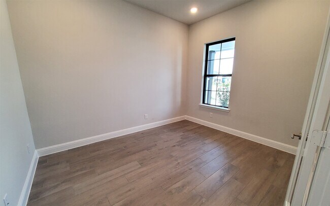 Building Photo - 29619 Smokey Bourbon Ln