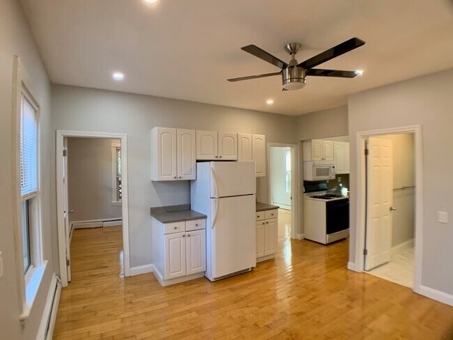 Building Photo - 30 Forbes St