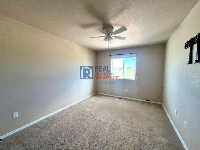 Building Photo - 10776 Forest Creek Dr