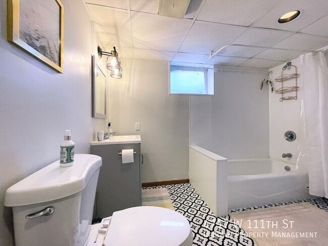 Building Photo - 4717 W 111th St