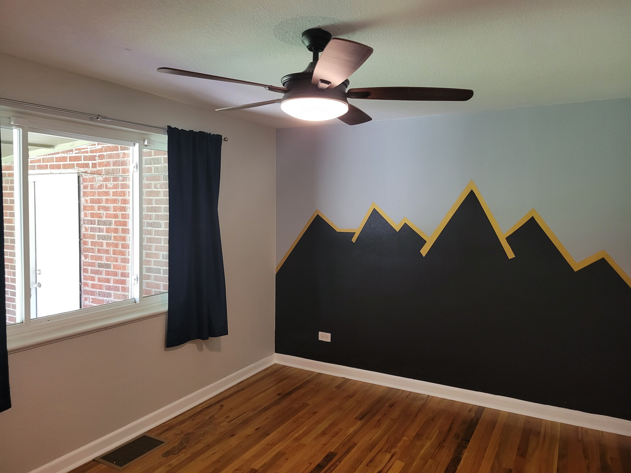 Building Photo - 2845 Elm St