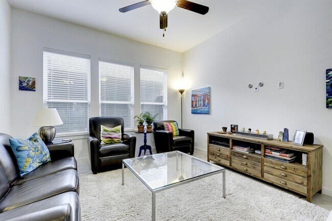 Building Photo - 4136 Berkman Dr
