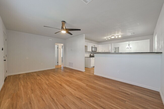 Building Photo - 3732 NW 26th St