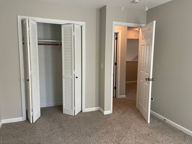 Building Photo - Centrally located to BNA, Percy Priest Lake, Nashville Star, Downtown Nashville