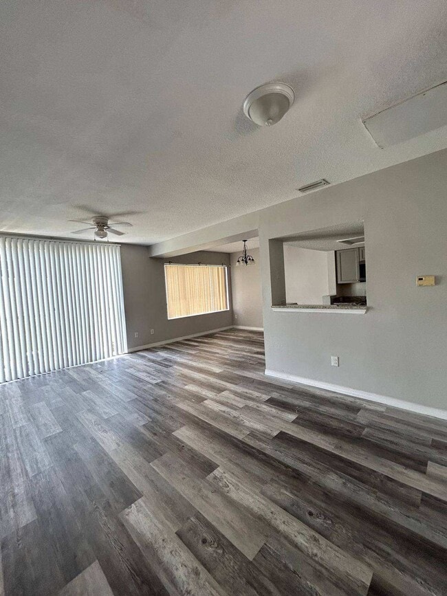 Building Photo - 528 Washington Palm Loop
