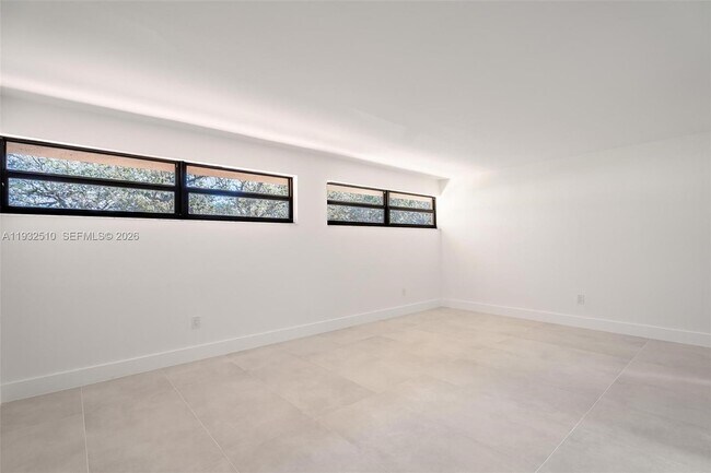 Building Photo - 8708 SW 79th Pl