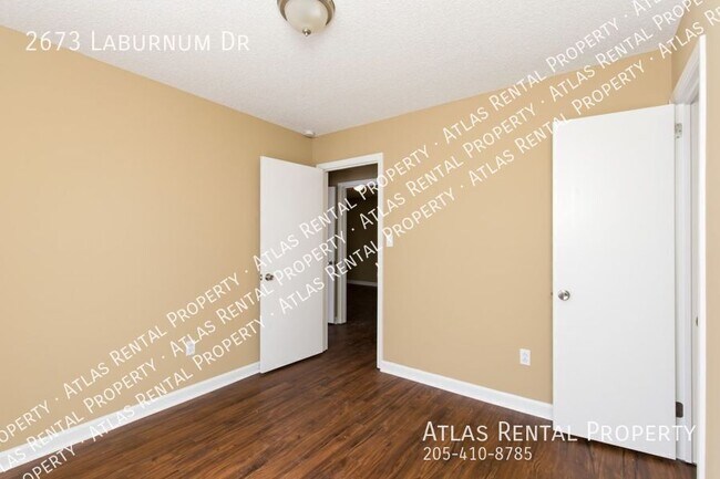 Building Photo - 2673 Laburnum Dr