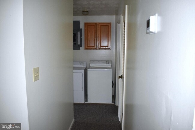 Building Photo - 5986 Broad St