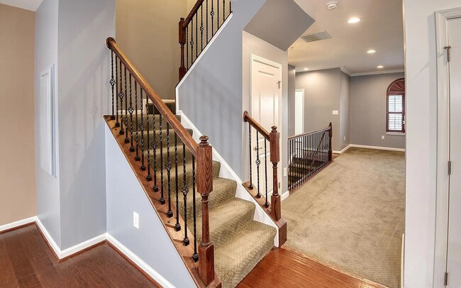 Building Photo - 4906 Small Gains Wy