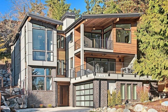 Primary Photo - 4bd/3.5ba Kirkland Home