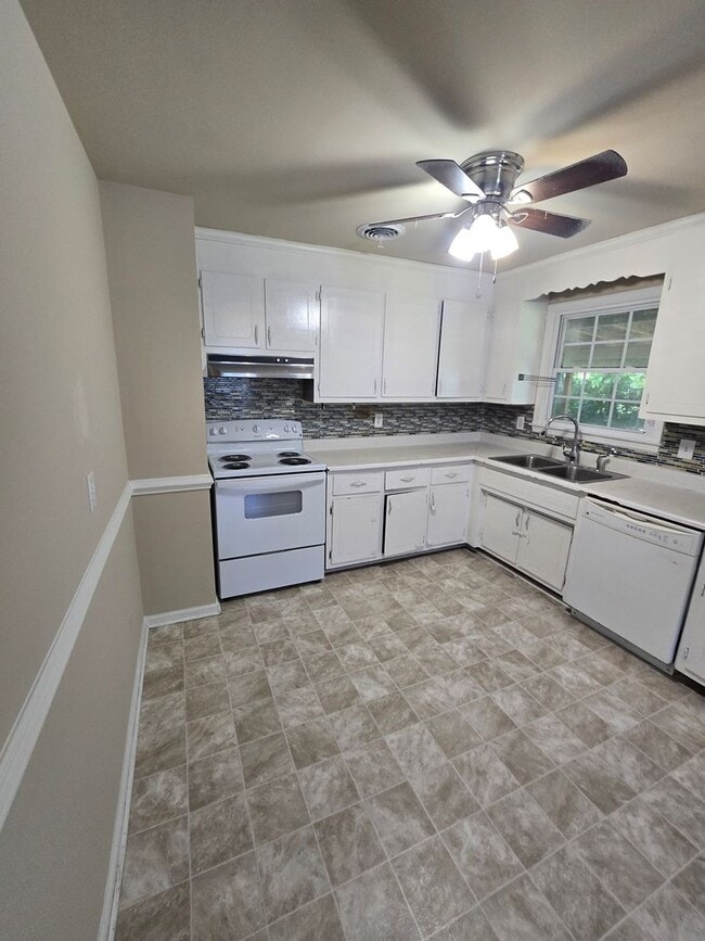 Building Photo - 3 bedroom in Hopewell