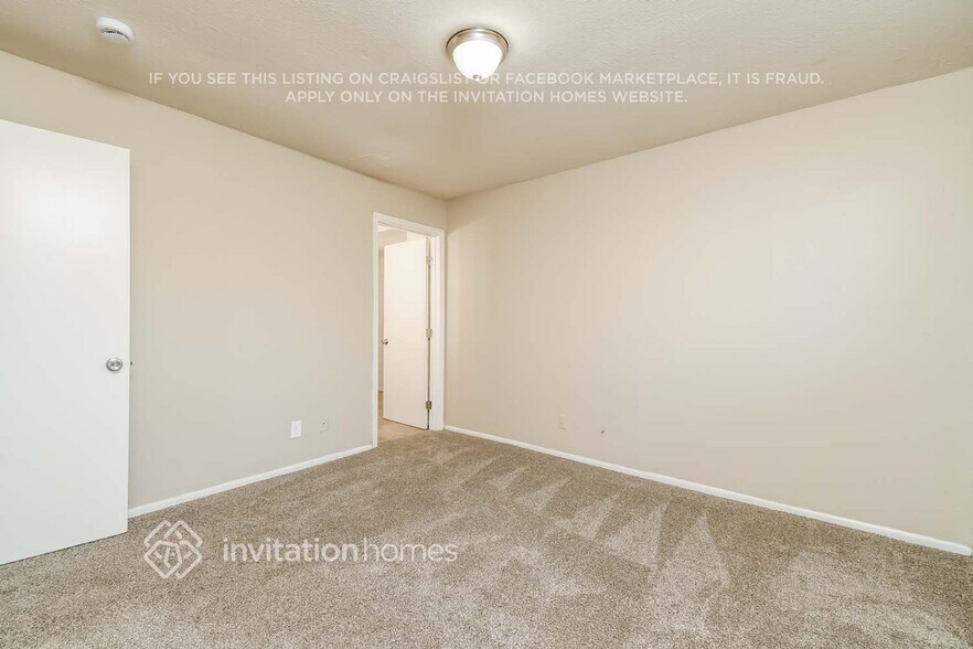 Building Photo - 1742 W 6th Dr