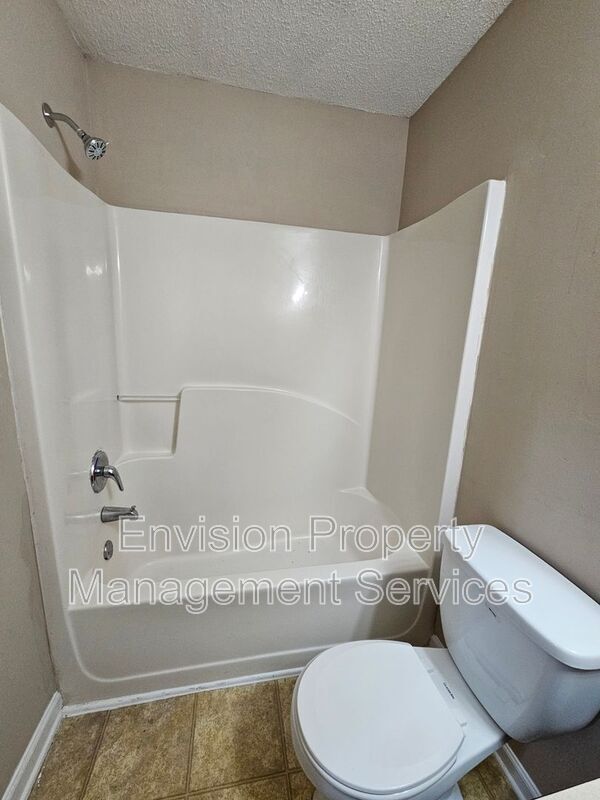 Building Photo - 2318 Hackamore Dr