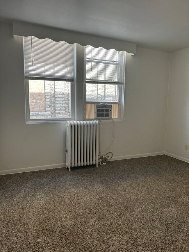 Building Photo - 5619 6th Ave