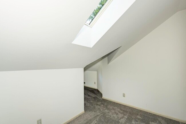 Building Photo - 1616 Morton Ave