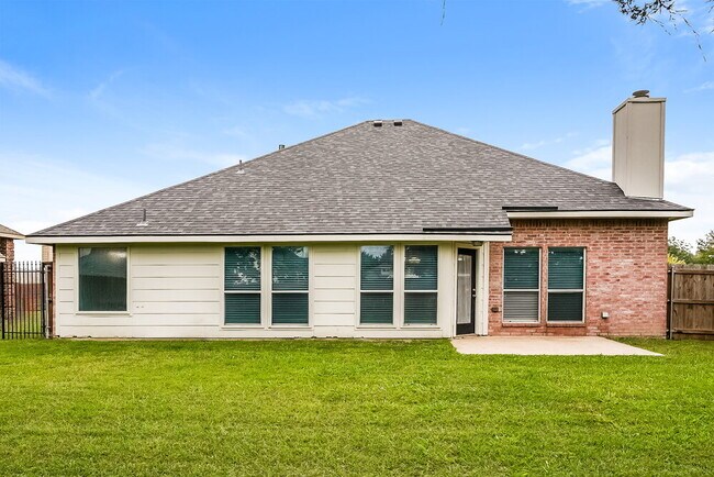 Building Photo - 926 Pheasant Dr