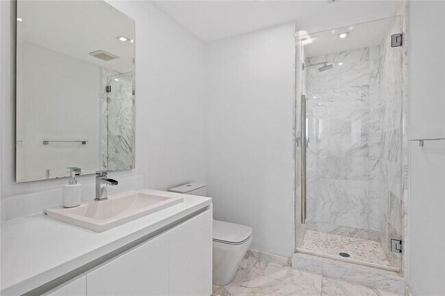 Building Photo - 701 N Fort Lauderdale Beach Blvd