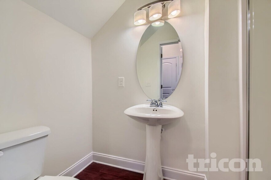 Building Photo - 533 Sprayberry Dr