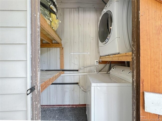 Building Photo - 703 Maupin Pl