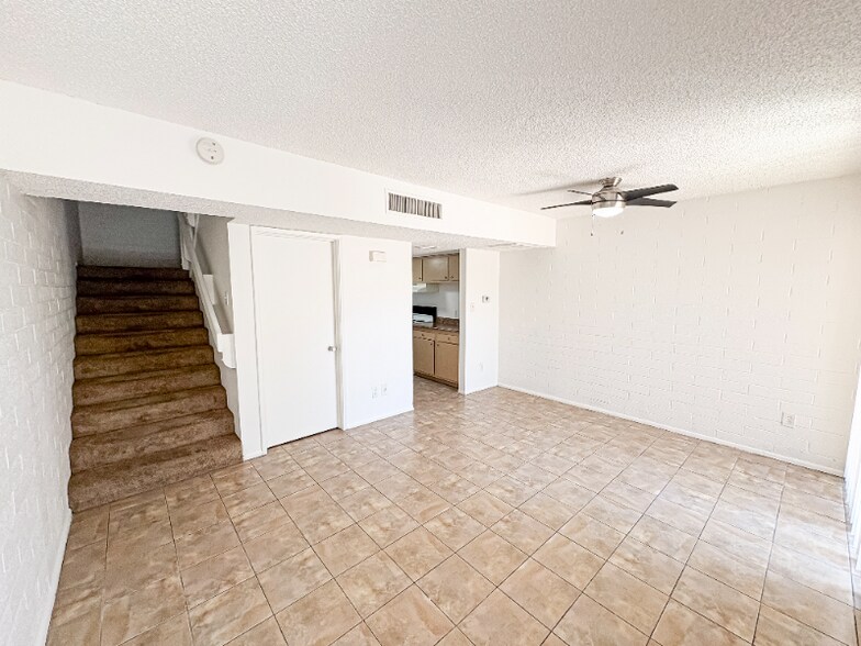 Building Photo - 6802 N 17th Ave