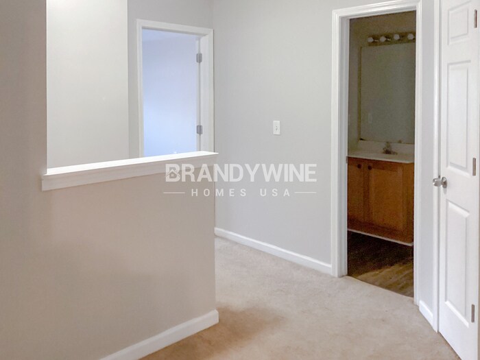 Building Photo - 687 Lakes Cir