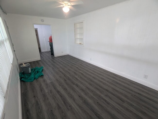 Building Photo - 1513 Akron Dr