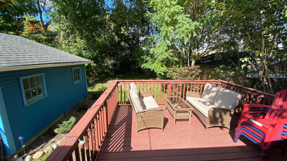 Building Photo - 337 Beakes St