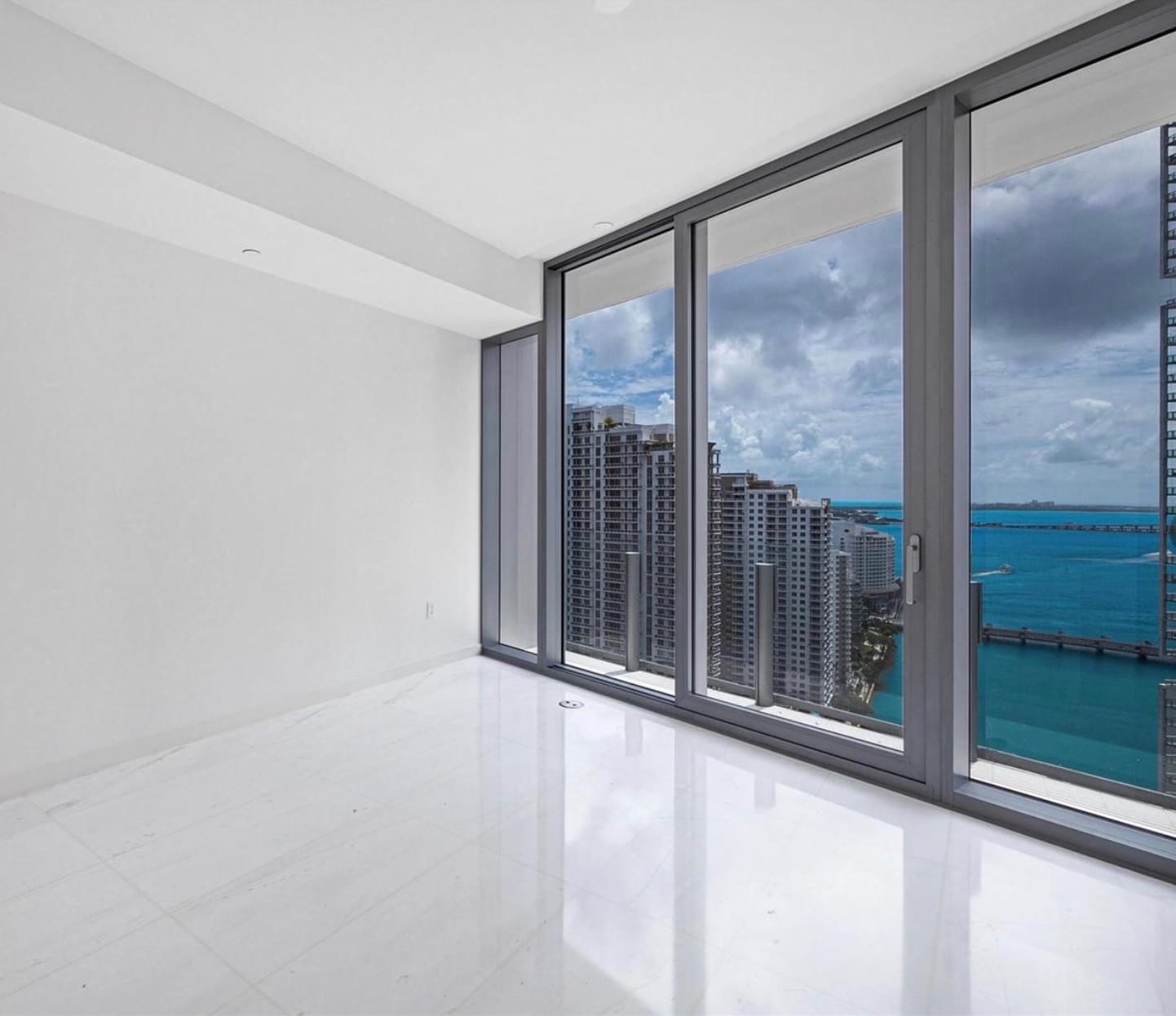 Building Photo - 300 Biscayne Boulevard Way
