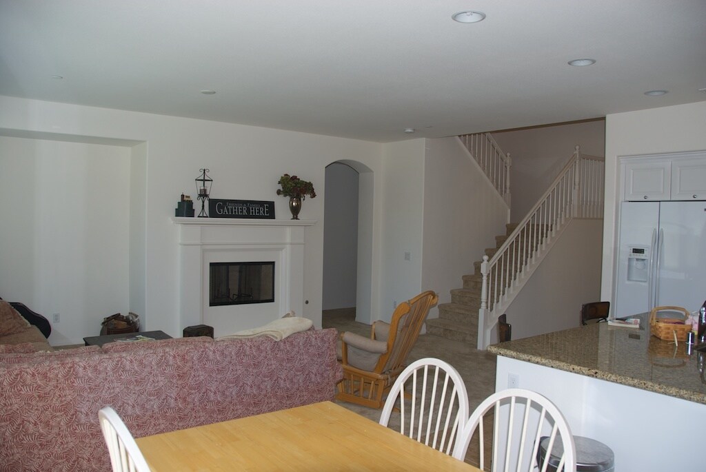 Building Photo - 3786 Lake Cir Dr