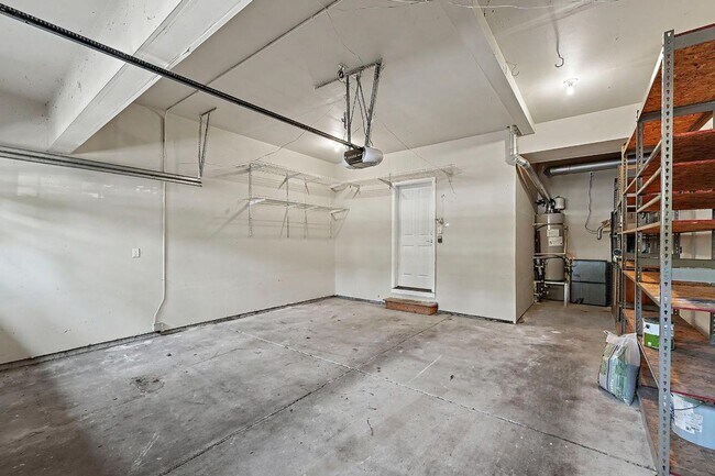 Building Photo - 6038 Discovery St E