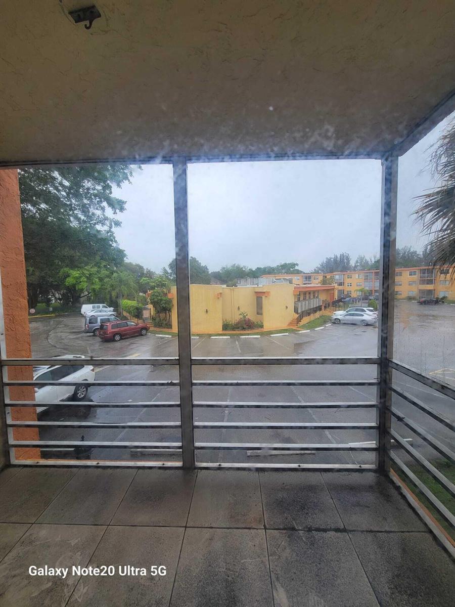 Building Photo - 4324 NW 9th Ave