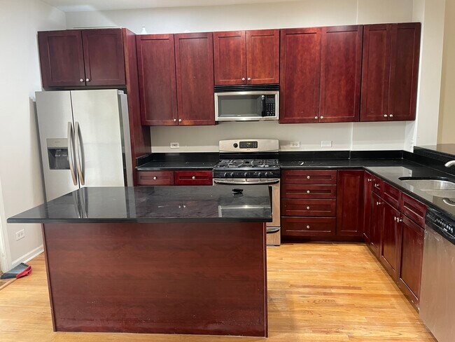 Building Photo - 4559 S King Dr